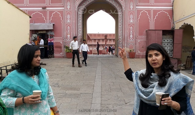 city-palace-jaipur-walking-tour-museum-curators