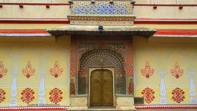 jaipur-city-palace-entry-gate-guide