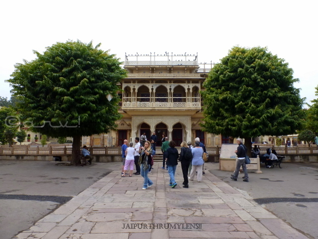 places-to-visit-jaipur-couple-city-palace-mubarak-mahal