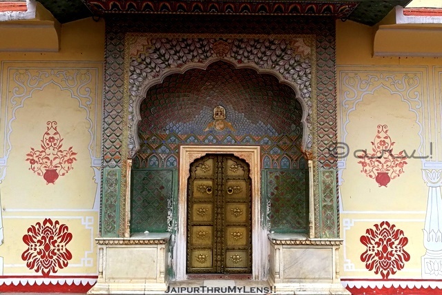 rose-gate-winter-city-palace-jaipur-tour-guide