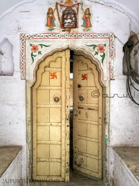 jaipur-door-old-haveli-architecture-india