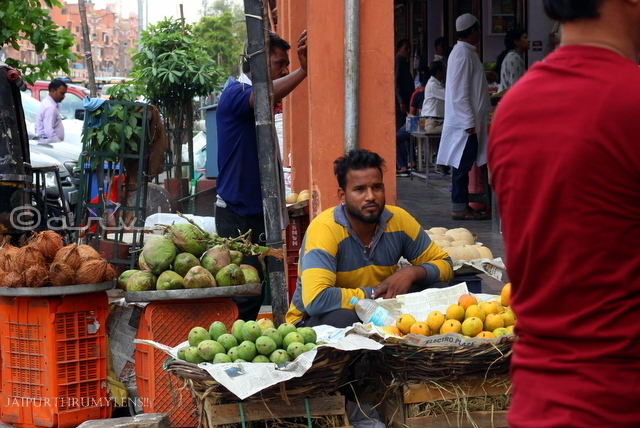 jaipur-fruit-mandi-bhav-johari-bazaar-seller