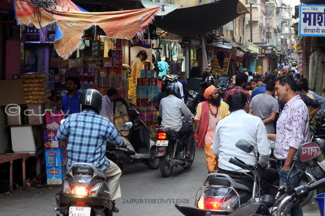 jaipur-shopping-ghee-walon-rasta-johari-bazaar