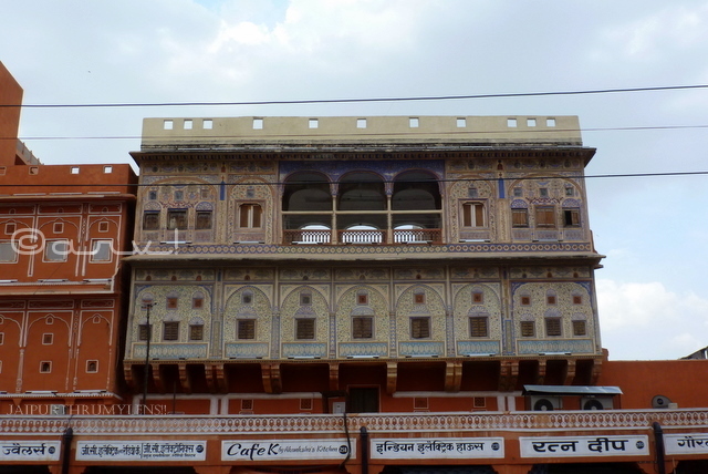 painted-haveli-architecture-style-house-johari-bazaar-jaipur