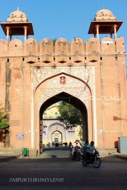 sirehdyodi-gate-jaipur-heritage-walking-tour-self-guided