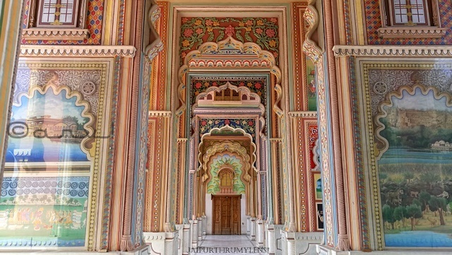 patrika-gate-rajasthani-art-wall-painting