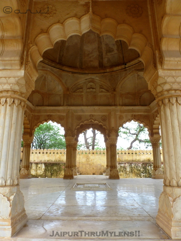 rajput-architecture-style-marble-workmanship-jaipur-gaitore
