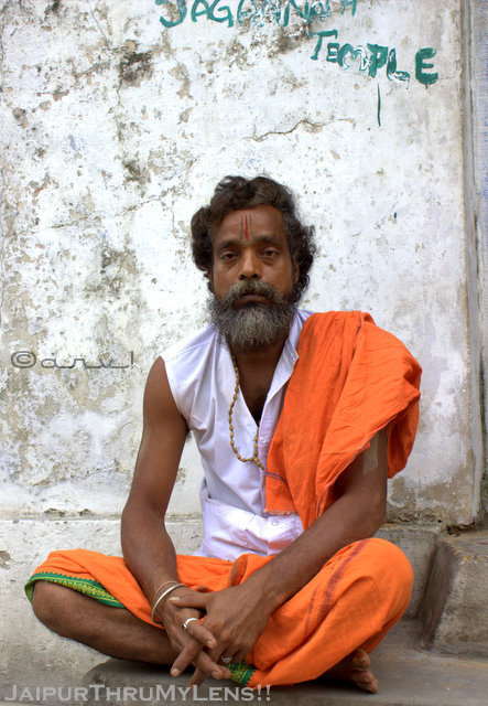 priest-ancient-temple-jaipur-jagannath-street-photo