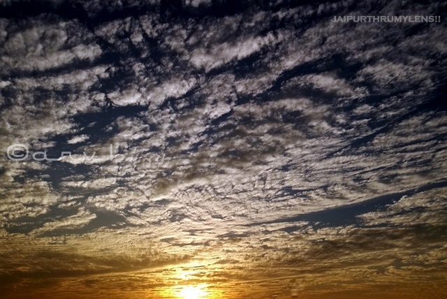 sunrise-in-jaipur-wispy-clouds-skywatch-friday