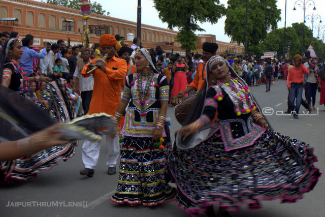 teej-festival-celebrations-jaipur-tripolia-bazaar