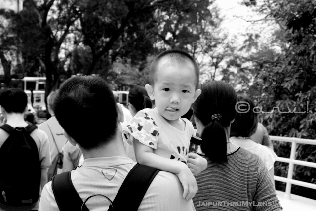 chinese-cute-kids-girl-street-photography