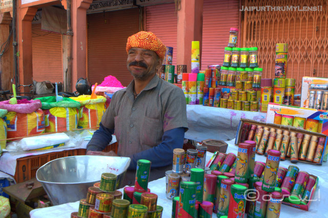 jaipur-holi-festival-man-street-photography-india