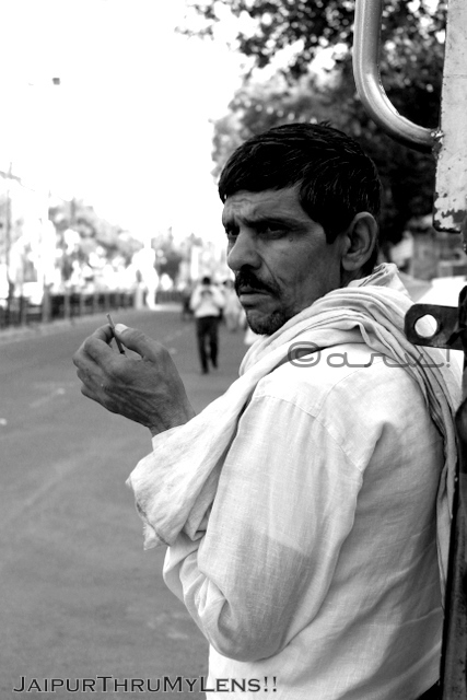 smoking-beedi-man-jaipur-street-photography-india