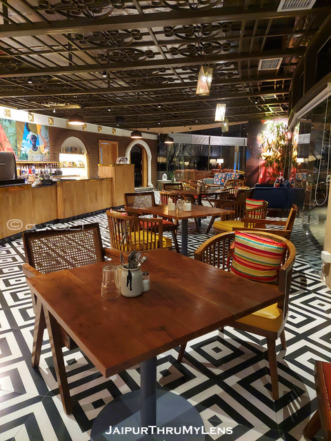 cafe-magnolia-coffee-in-between-jaipur-smriti-van