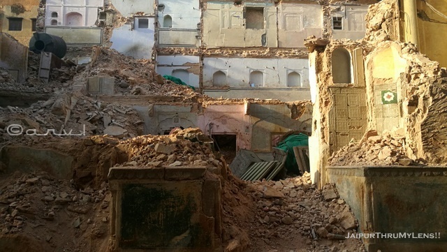 old-rajasthani-architecture-haveli-jaipur-destroyed