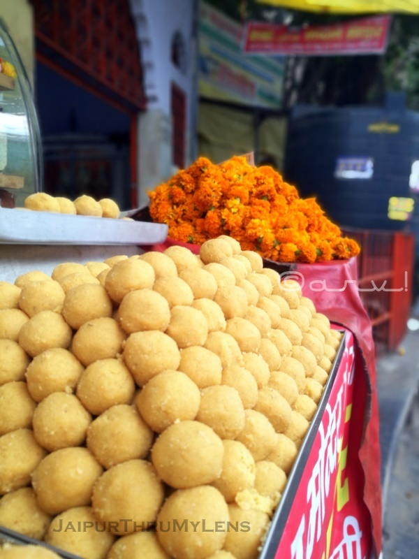 modak-ladoo-ganesh-mandir-moti-dungari-prasad-jaipur