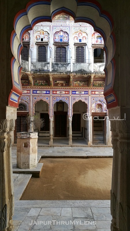 shekhawati-haveli-architecture-fresco-nawalgarh-courtyard