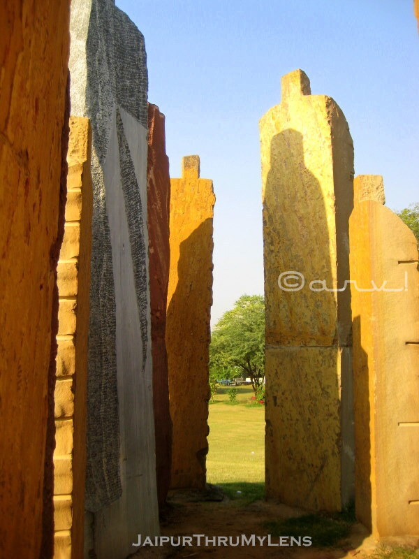 sameer-wheaton-sand-stone-sculpture-installation-central-park-jaipur
