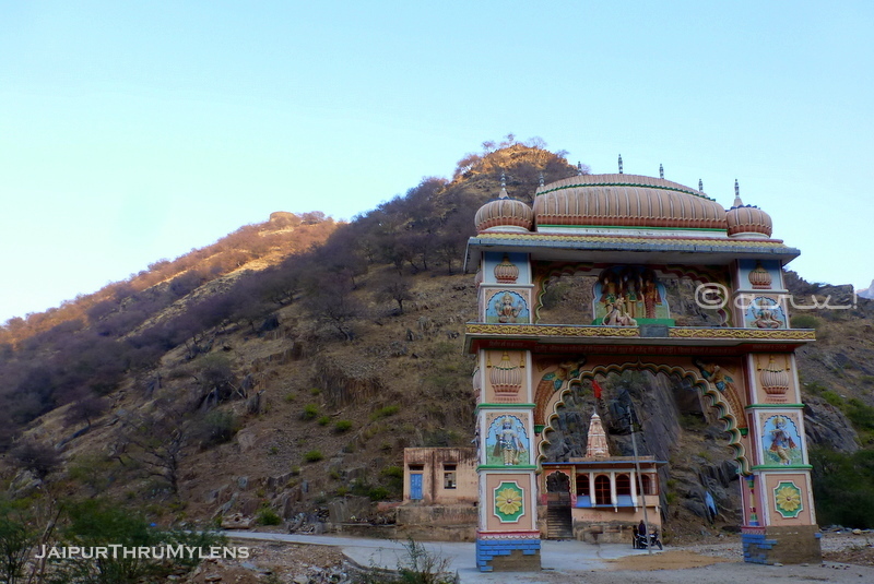 beautiful-toran-gate-architecture-lohargal-rajasthan