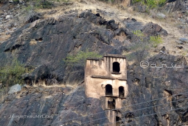 cave-house-ashram-lohargal-rajasthan