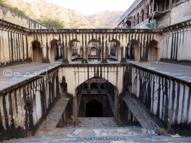 famous-stepwell-india-lohargal-rajasthan-chetan-das
