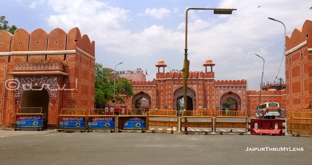 johari-bazaar-under-curfew-jaipur-lockdown-sanganeri-gate