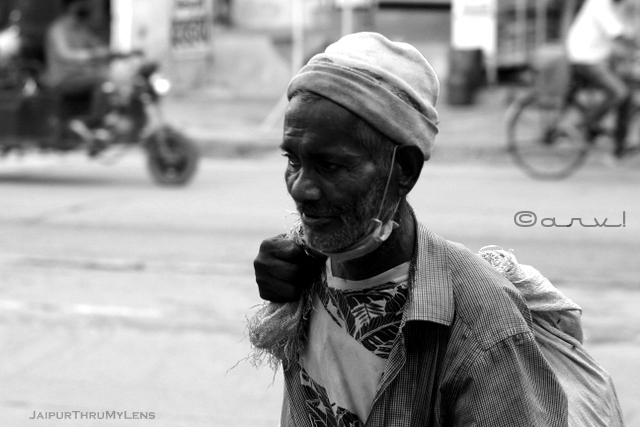 rag-picker-portrait-waste-disposal-jaipur-street-photo