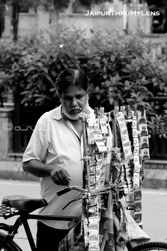 treet-photography-india-urban-jaipur-paan-gutka-seller