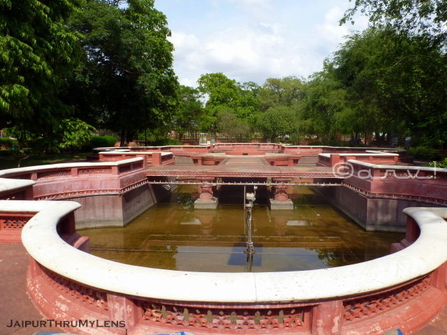 vintage-fountain-design-with-lights-jaipur-raniwas-park