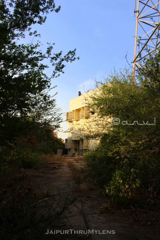 creepy-abandoned-building-jaipur-india