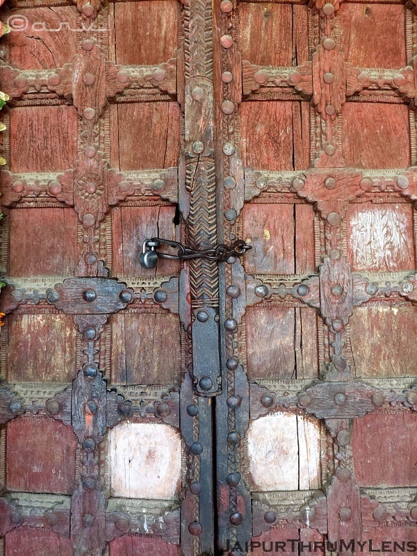 door-design-for-temple-amer-heritage-walk-tour-jaipur