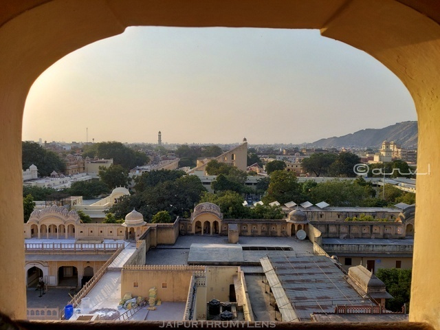 hawa-mahal-jaipur-jantar-mantar-view-jharokha
