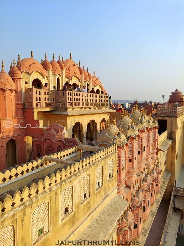 hawa-mahal-jaipur-palace-inside-architecture-travel-blog