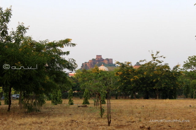 rajasthan-university-campus-jaipur-moti-dungari-fort