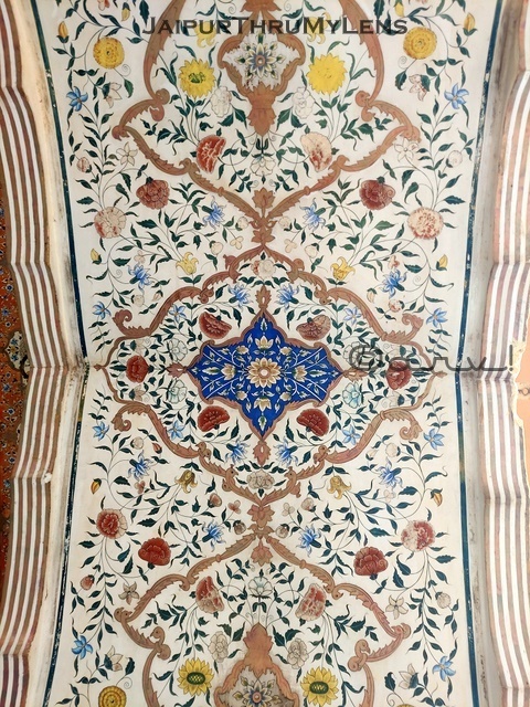 gulabi-tiwari-jal-mahal-jaipur-architecture-beautiful