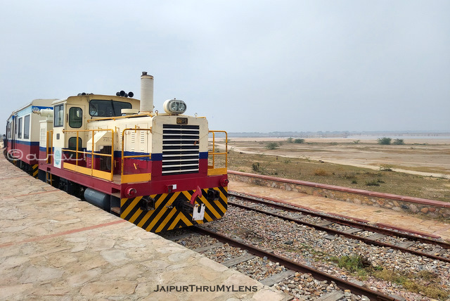 sambhar-salt-lake-toy-train-rajasthan