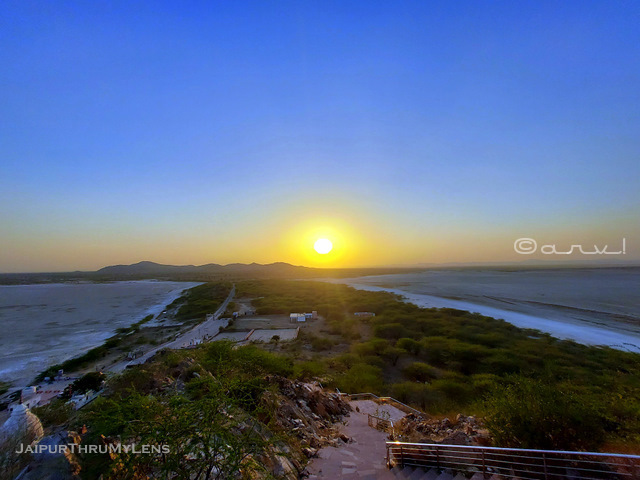sunrise-sunset-point-sambhar-lake-shakhambhari-temple-cenotaph