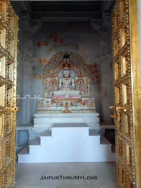 arihant-vatika-jain-temple-idol-mohanbari-jaipur-shwetamber