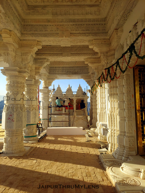 white-carved-marble-jain-temple-jaipur-arihant-vatika