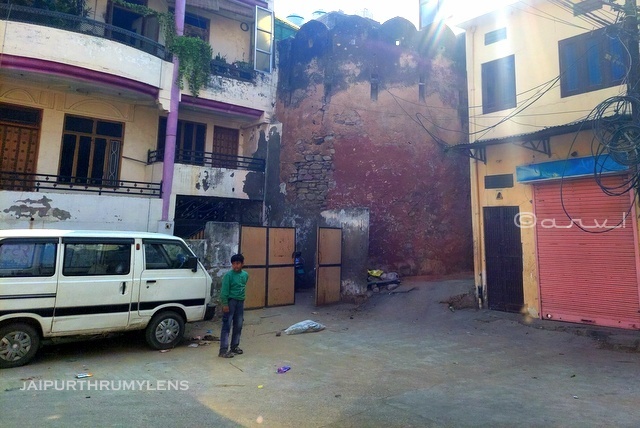 city-defensive-wall-jaipur-old-city