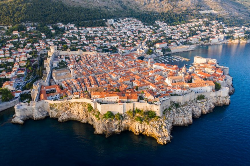 dubrovnik-defensive-city-wall-geio-tischler-unsplash
