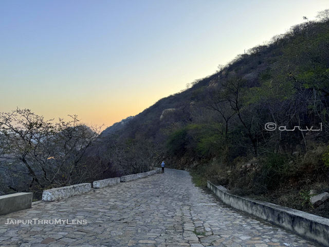 chulgiri-jain-temple-jaipur-mountain-height