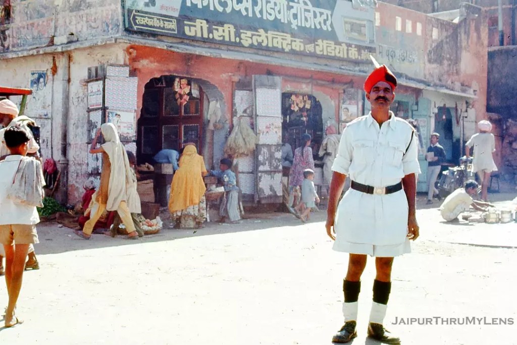 old-jaipur-picture-policeman-on-street-1970