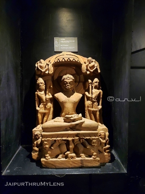 ancient-jain-tirthankar-idol-choti-chaupar-museum-jaipur