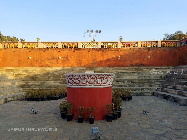 choti-chaupar-jaipur-picture-restored-stepwell-metro-station