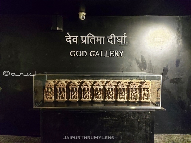 god-gallery-choti-chaupar-metro-art-museum-jaipur