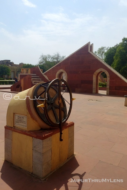 krantivritta-yantra-jaipur-observatory-jantar-mantar