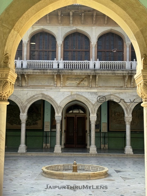 indo-sarascenic-architecture-pillars-jaipur-albert-hall