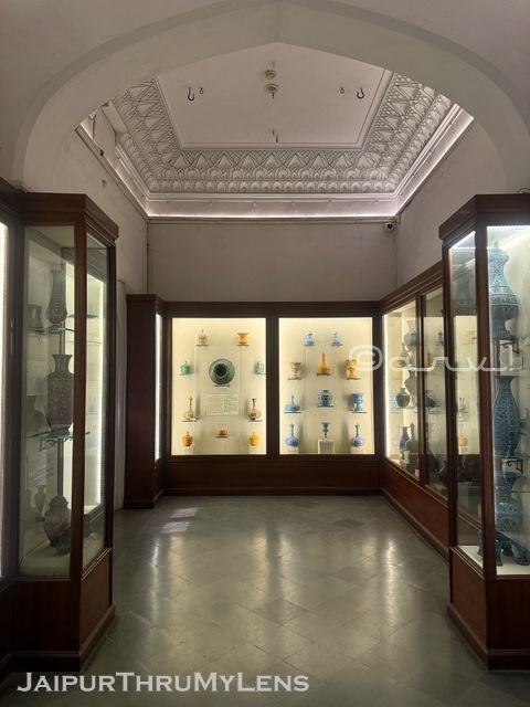 inside-albert-hall-museum-jaipur-pottery-photo