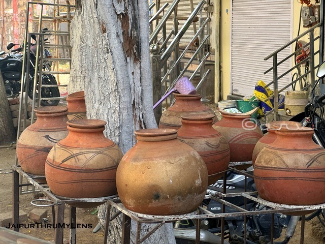 terracotta-water-pot-summer-jaipur-charity